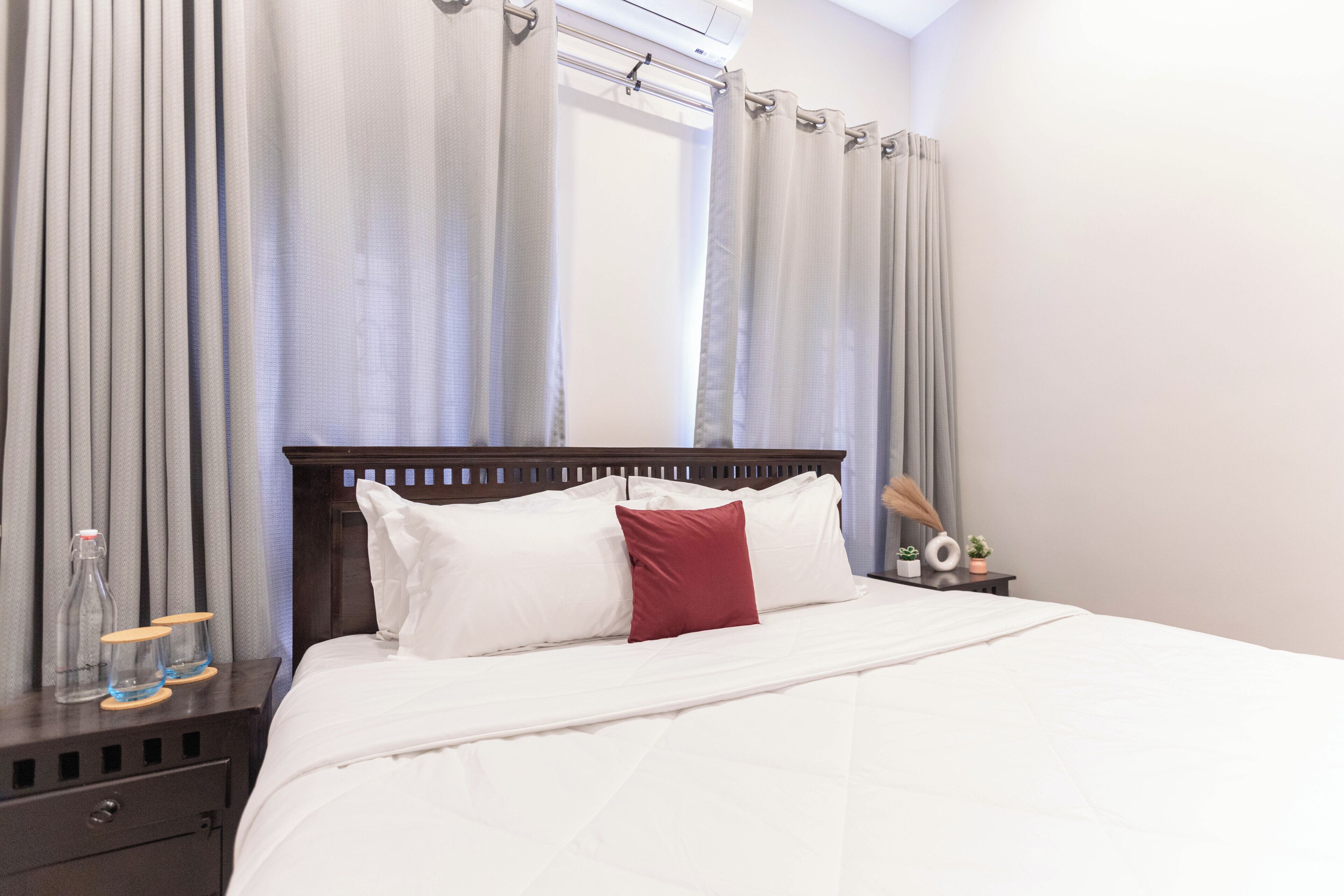 3 bedrooms, iron/ironing board, bed sheets