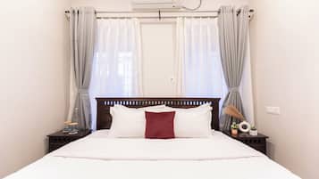 Apartment (3 Bedrooms) | 3 bedrooms, iron/ironing board, bed sheets