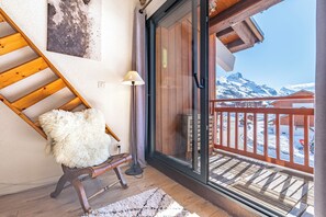 Interior - At the foot of the slopes, 2-room mezzanine, balcony, south-facing, ESF and shops nearby. (Tignes)
