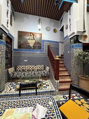Interior - Riad Dar Fes source bleue luxury home  (Fes)