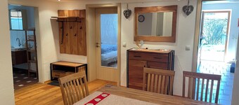 Zum Fröhlich. Quiet and very nice vacation apartment with large garden, carport