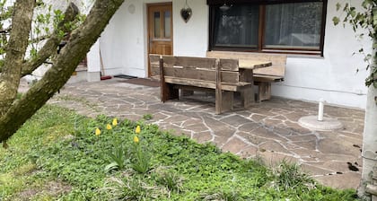 Zum Fröhlich. Quiet and very nice vacation apartment with large garden, carport
