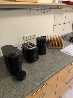 Réfrigérateur, four, plaque de cuisson, lave-vaisselle