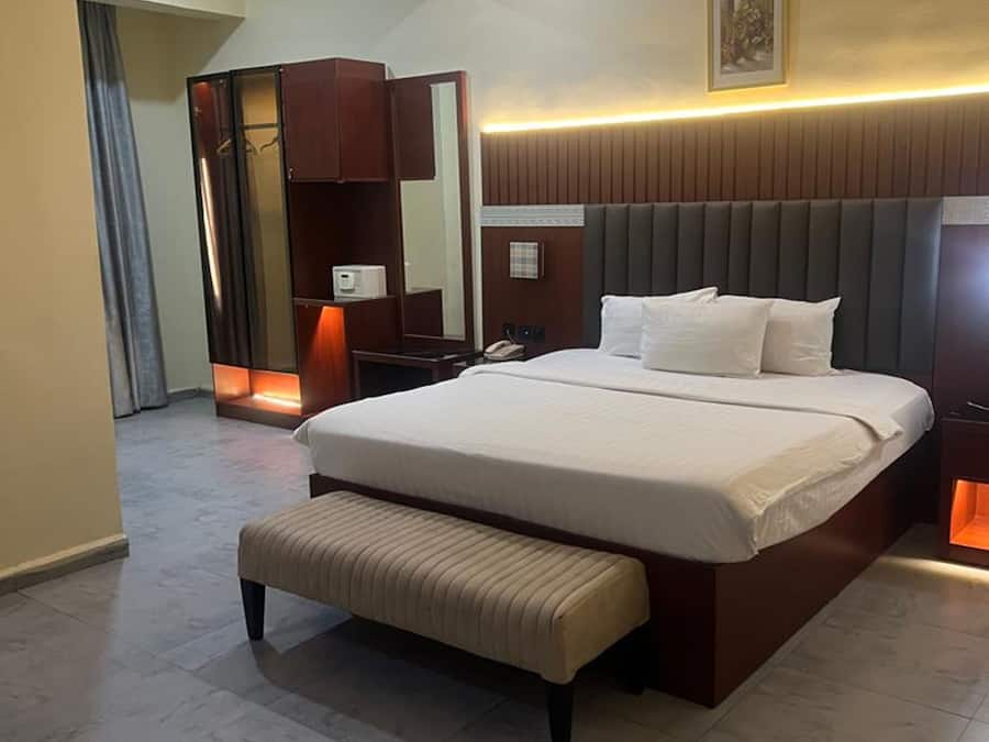 Quarto executivo | Escrivaninha, espaço de trabalho para notebook, Wi-Fi de cortesia