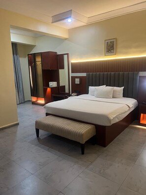Executive Room | Desk, laptop workspace, free WiFi - Nippon Grand Hotel and Apartment (Abuja)