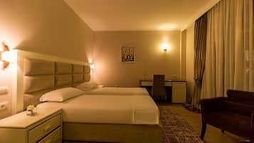 Desk, soundproofing, iron/ironing board, free WiFi