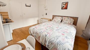 Comfort Double Room, 1 Double Bed | Free WiFi, bed sheets