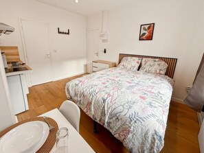 Comfort Double Room, 1 Double Bed | Free WiFi, bed sheets - Au42BisJM (Cambrai)