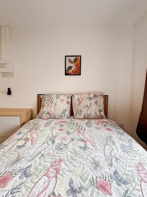 Comfort Double Room, 1 Double Bed | Free WiFi, bed sheets - Au42BisJM (Cambrai)