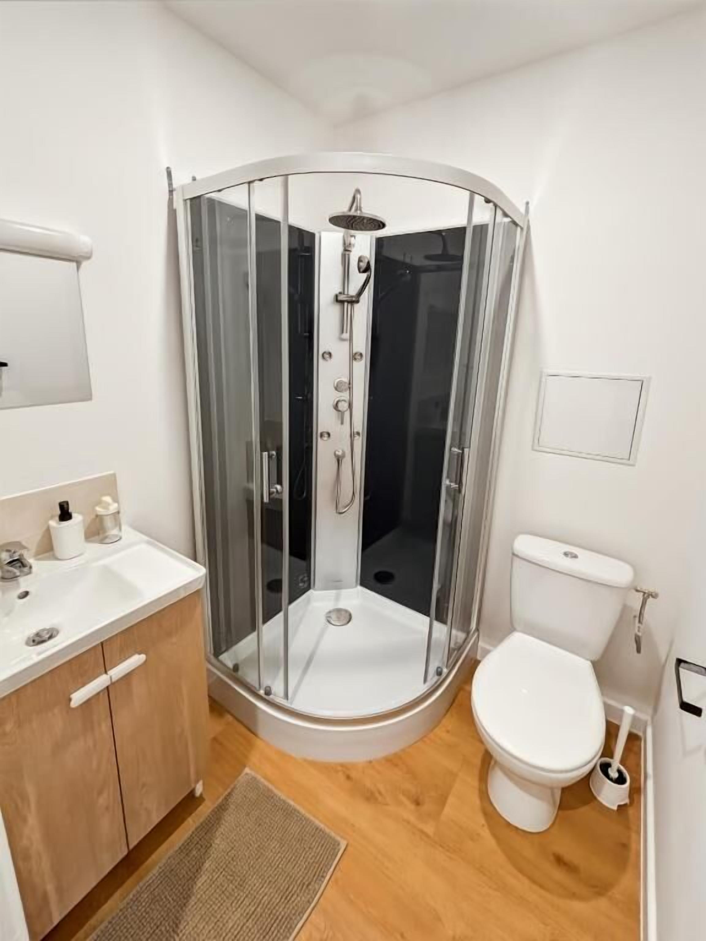 Double Room | Bathroom