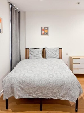 Double Room | Free WiFi, bed sheets - Au42BisJM (Cambrai)