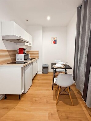 Chambre Double | Cuisine privée