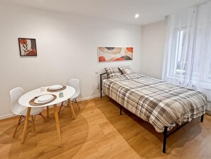 Double Room | Free WiFi, bed sheets - Au42BisJM (Cambrai)