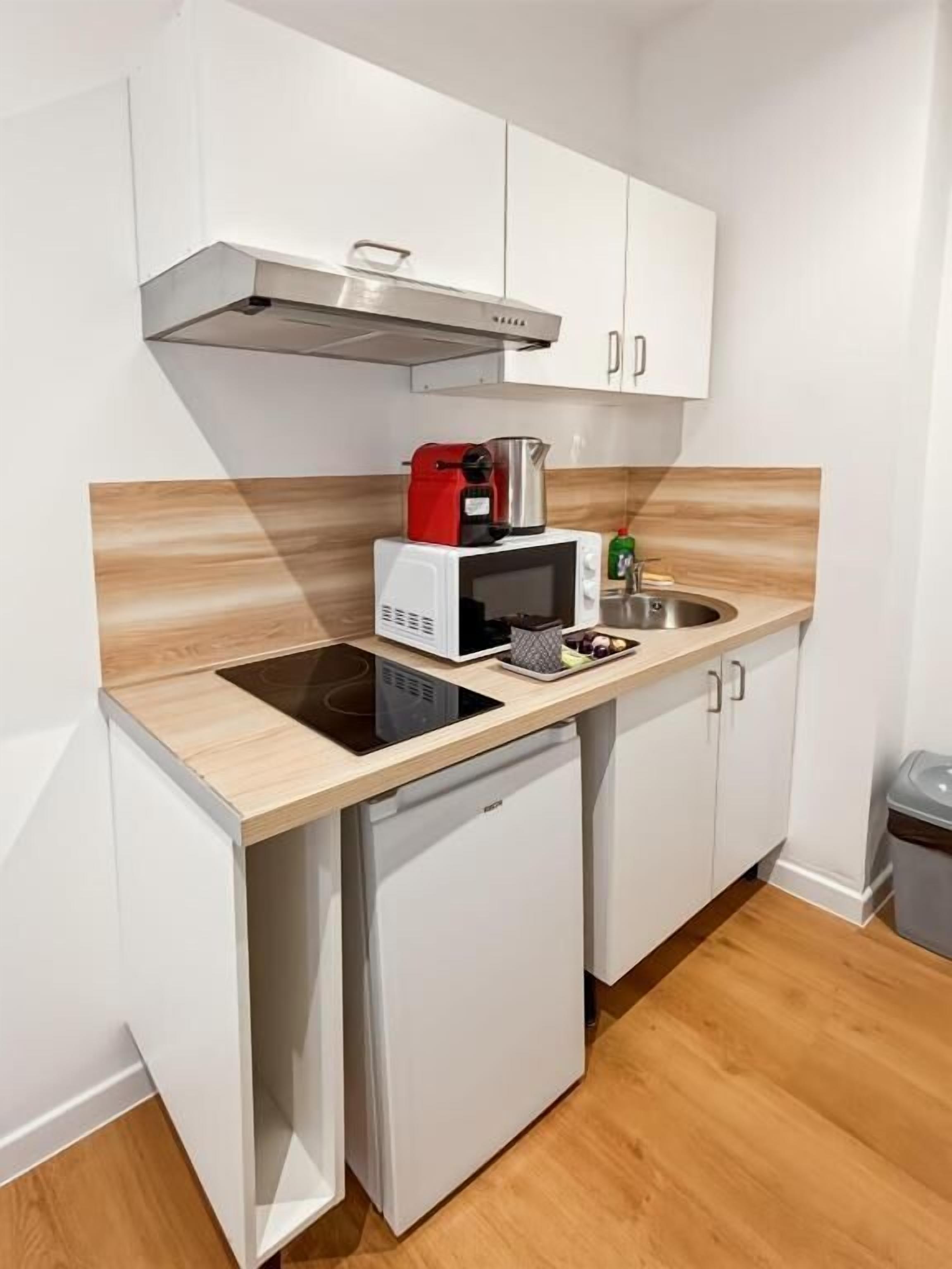 Double Room | Private kitchen | Espresso maker, coffee/tea maker, electric kettle