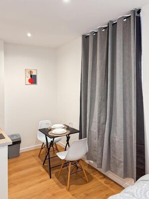 Chambre Double | Restauration