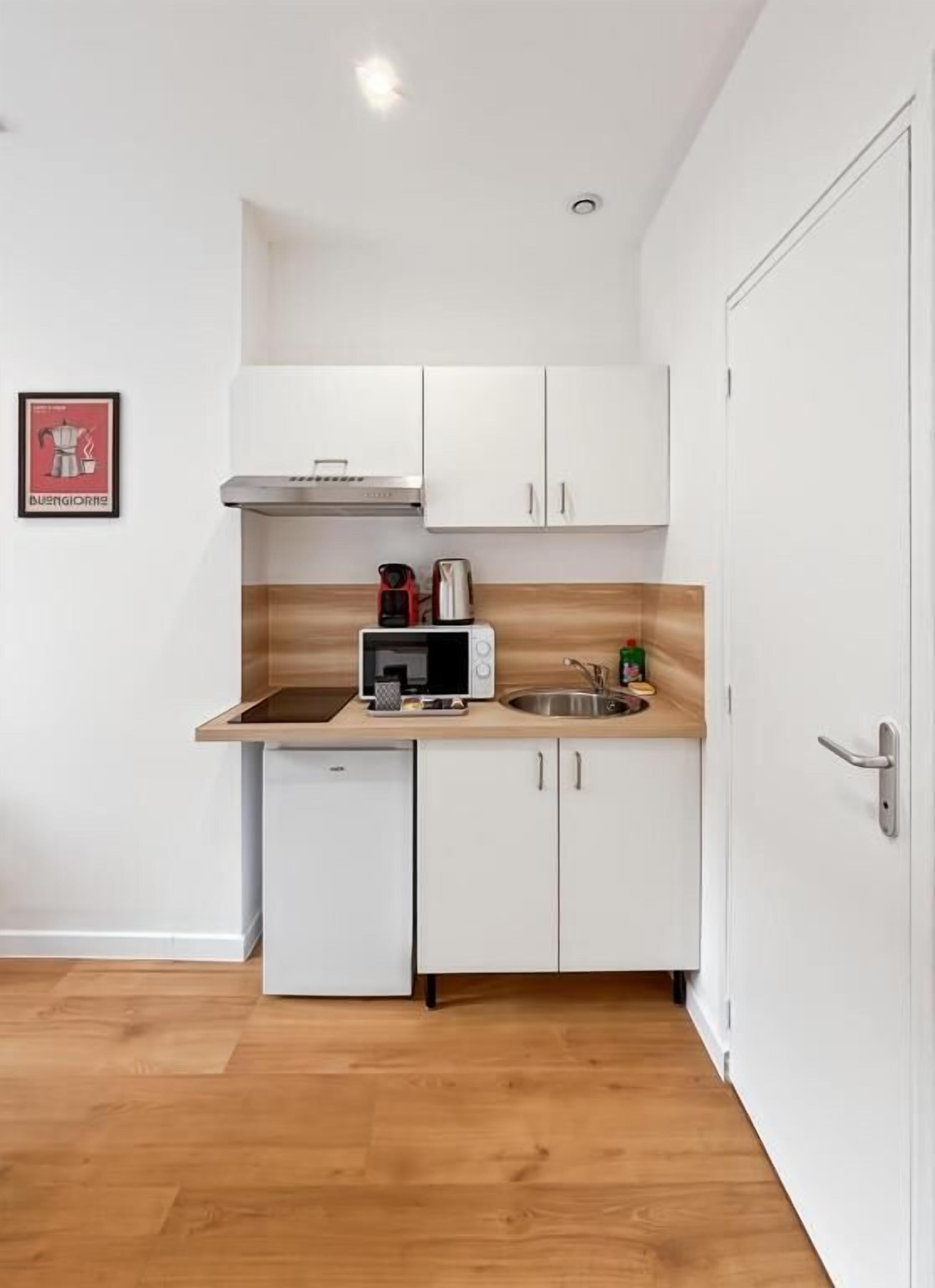 Comfort Double Room | Private kitchen