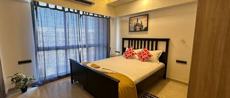 1 bedroom, free WiFi, bed sheets