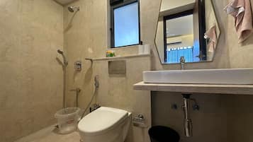 Shower, towels, soap, shampoo