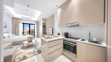 Iron/ironing board, WiFi, bed sheets