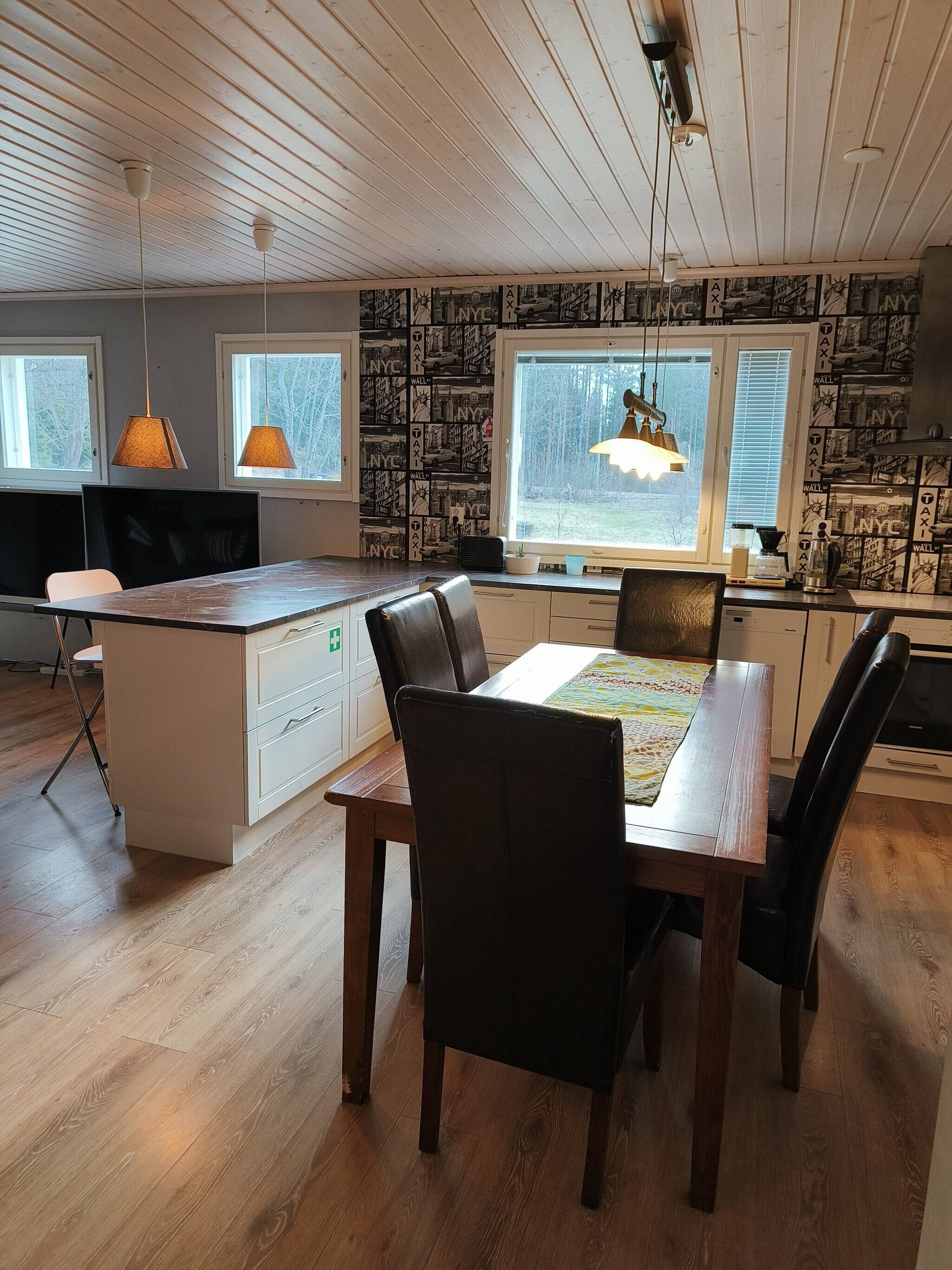 Maison, 6 chambres, accessible aux personnes à mobilité réduite, fumeurs | Salle à manger