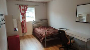 House, 6 Bedrooms, Accessible, Smoking
