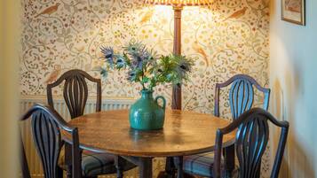 House, 2 Bedrooms, Garden View | Living area