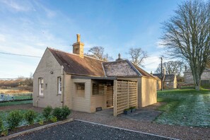 Garden - Gamekeepers Cottage at Rosebery Steading (Gorebridge)