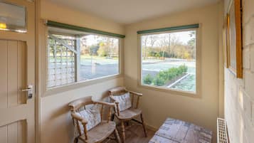 Casa, 2 habitaciones, vistas al jardín | Interior