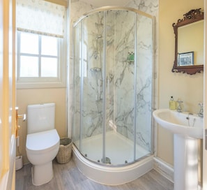 House, 2 Bedrooms, Garden View | Bathroom - Gamekeepers Cottage at Rosebery Steading (Gorebridge)