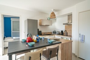 Fridge, microwave, oven, dishwasher - Apartment 4P La Couronne Beach (Martigues)