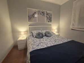 2 bedrooms, iron/ironing board, free WiFi, bed sheets - 305A The people's apartment (Cudillero)