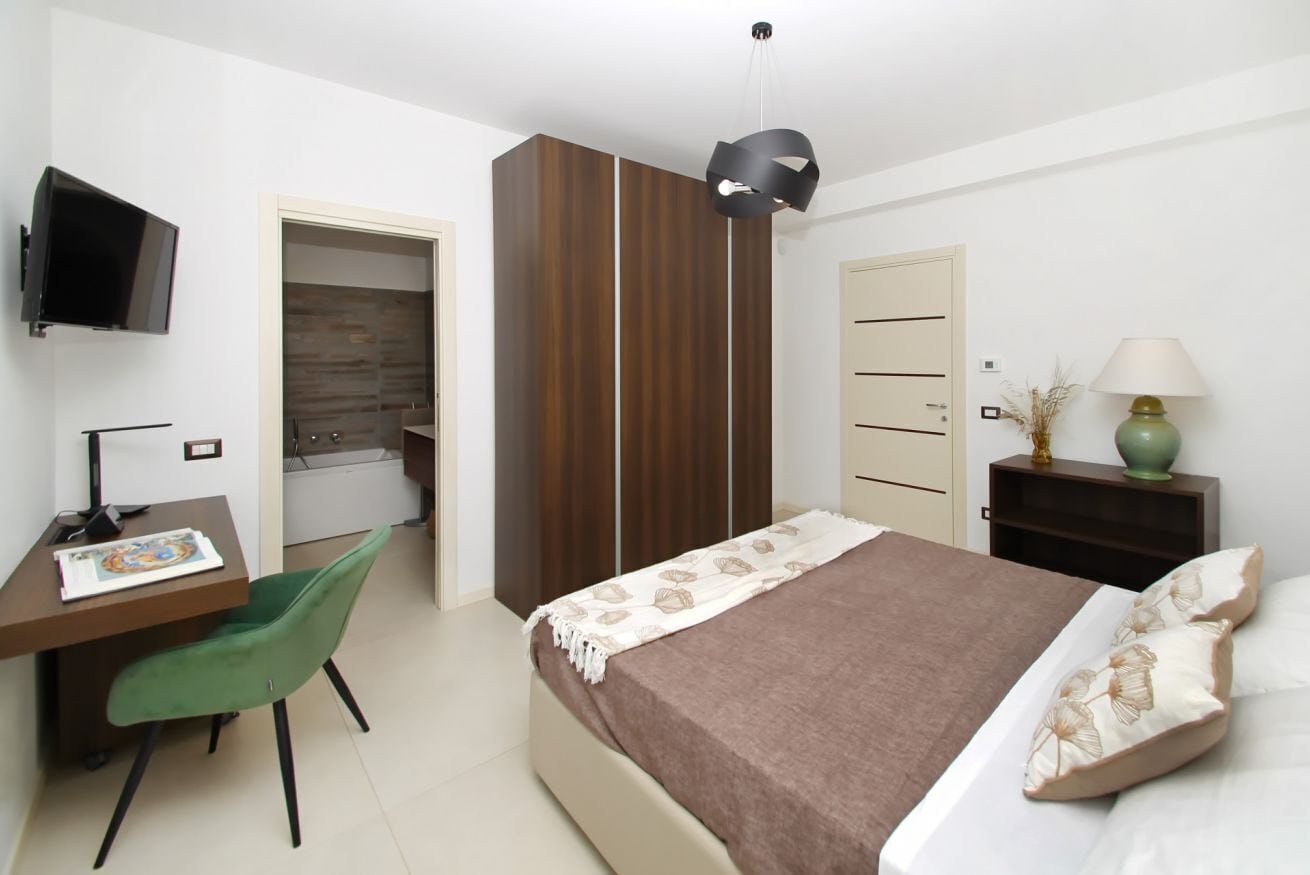 4 Schlafzimmer, Zimmersafe, Bügeleisen/Bügelbrett, Reisekinderbett