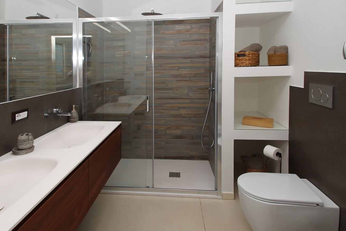 Dusche, Haartrockner, Bidet, Handtücher