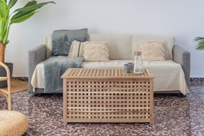 Deluxe House, 2 Bedrooms | Living area | 42-inch Smart TV with digital channels - Les Villetes (Moncofar)