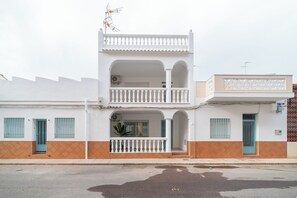 واجهة المنشأة