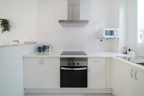 Traditional House, 3 Bedrooms | Private kitchen | Fridge, oven, toaster, griddle - Les Villetes (Moncofar)