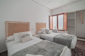 Comfort Villa | Premium bedding, down comforters, individually decorated - Les Villetes Villa La Torre (Moncofa)