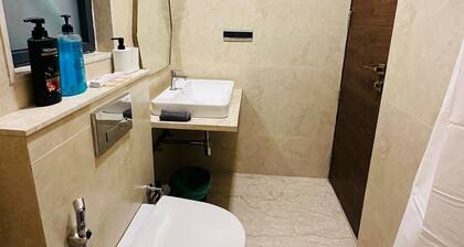 1BR Service Apartment B-1404 BKC By Florastays