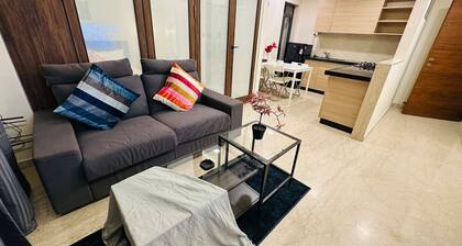 1BR Service Apartment B-1404 BKC By Florastays
