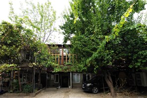 Exterior - Hideout Across from Marjanishvili (Tbilisi)