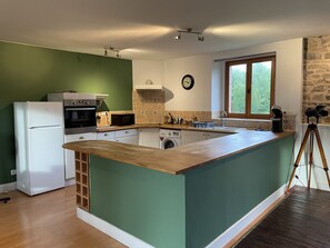 Private kitchen - Les Rouges Terres Gîtes (Saint-Amand)