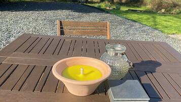 Klassieke cottage, uitzicht op meer | Terras