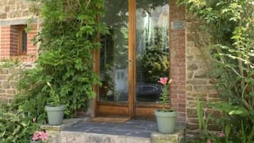 Deluxe House, Garden View | Exterior detail