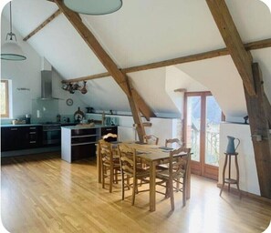 Maison Deluxe, vue jardin | Restauration