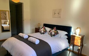 Deluxe House, Garden View | Iron/ironing board, free WiFi - Les Rouges Terres Gîtes  (Saint-Amand-Villages)