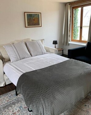 40-inch flat-screen TV with satellite channels