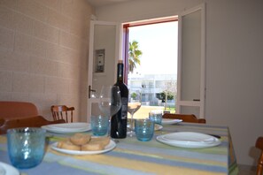 Hus - 3 soveværelser - ryger | Spisestue