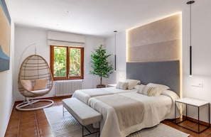 4 bedrooms, in-room safe, iron/ironing board, free WiFi - Brisa (Son Servera)