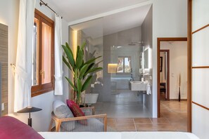 4 bedrooms, in-room safe, iron/ironing board, free WiFi - Brisa (Son Servera)