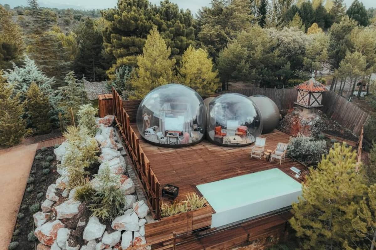 Lyxigt dubbelrum - utsikt mot bergen | Värdeförvaringsskåp på rummet och gratis wi-fi